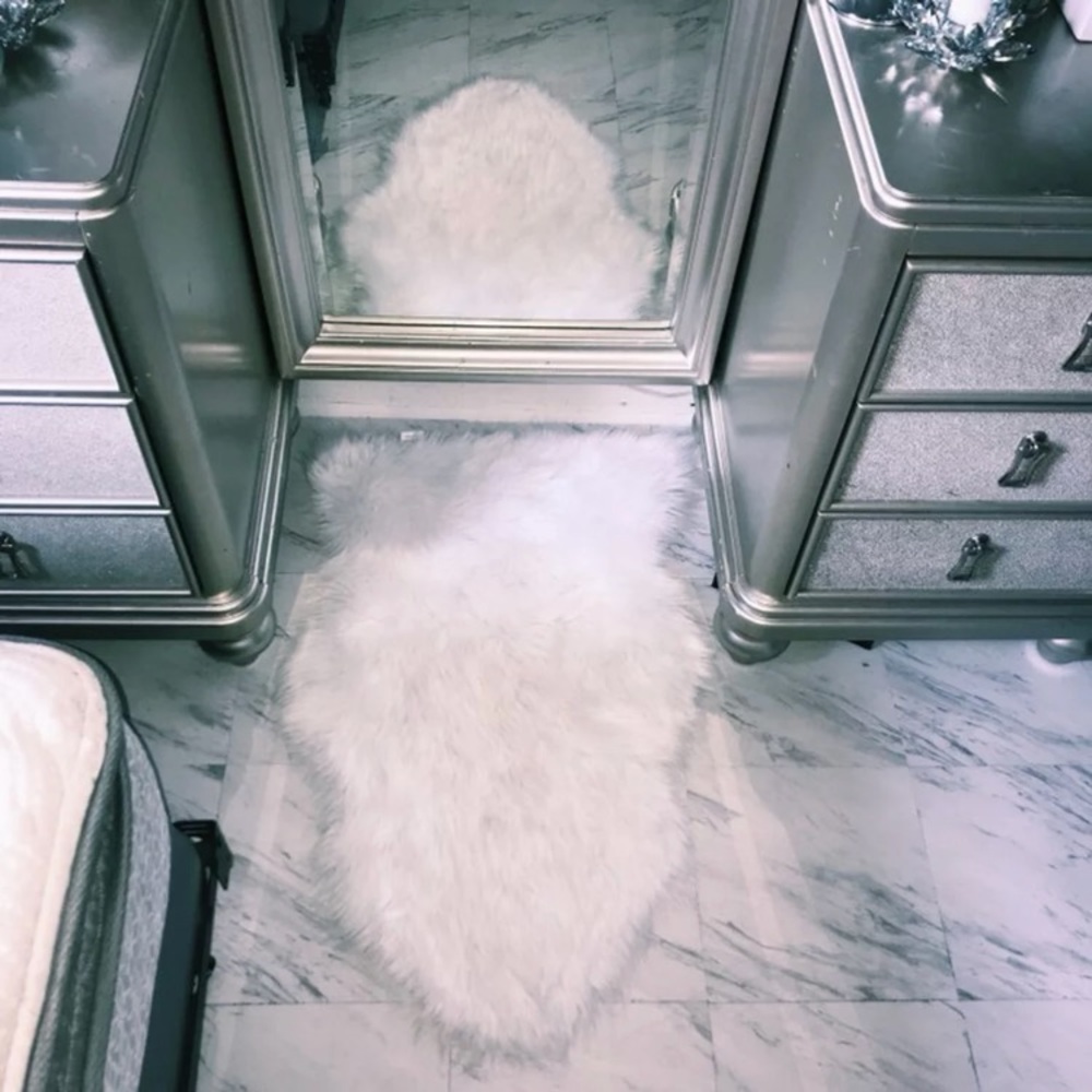 Faux sheepskin fluffy fuzzy white throw rug